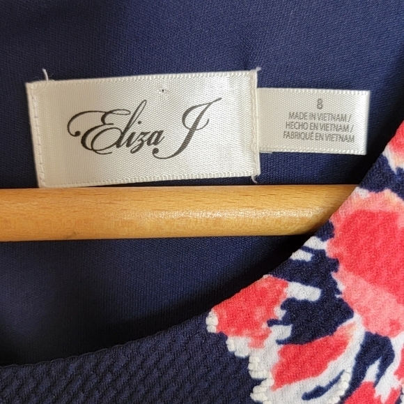 NWT Eliza J | Dark Navy Floral Dress with Flutter Sleeves Size 8 - Picture 3 of 6